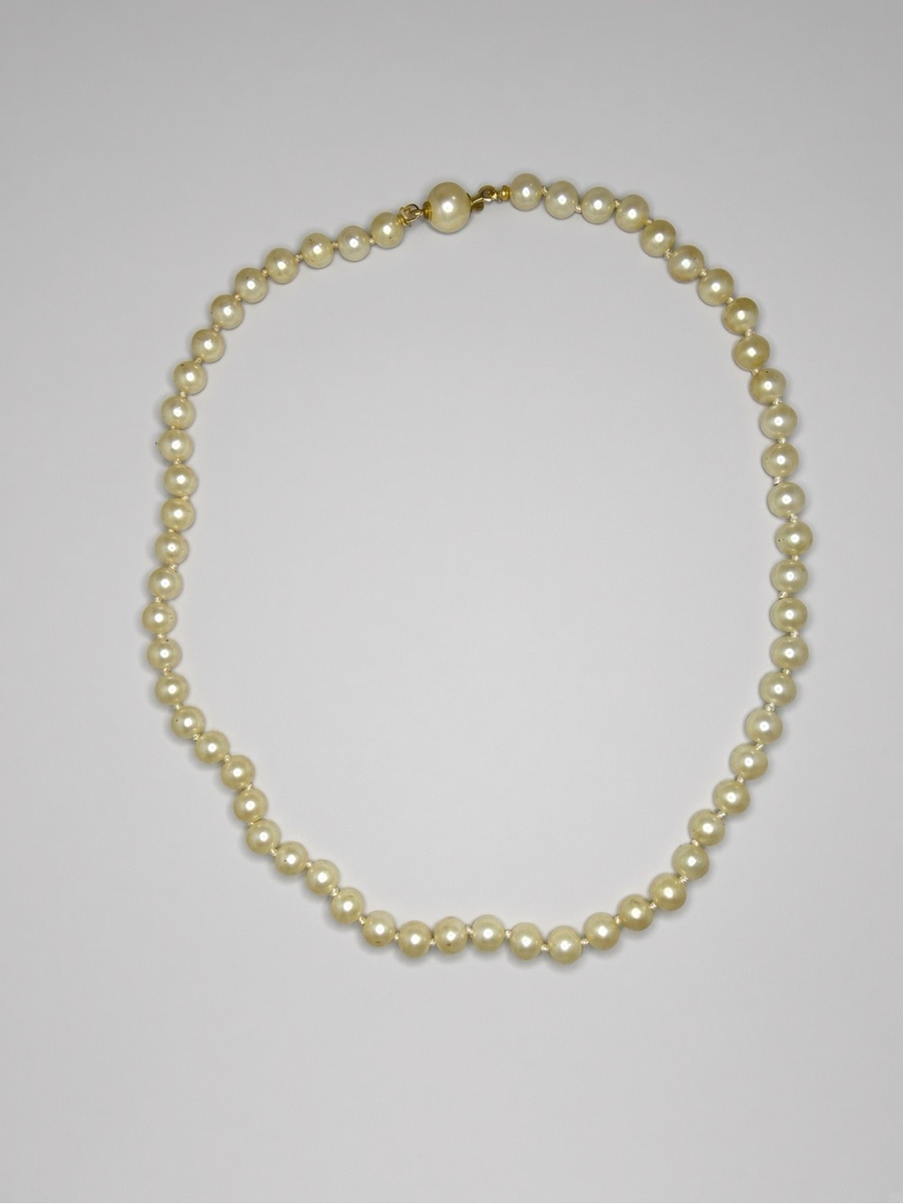 Vintage Classic Cream Pearl Necklace - Elegant Women's Jewelry 16”